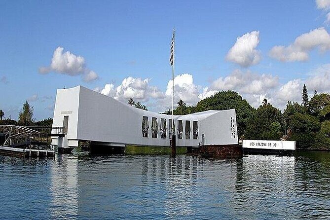 Battleships of WWII at Pearl Harbor from Maui - Stop 1: Pearl Harbor Historic Sites Visitor Center and the Arizona orientation