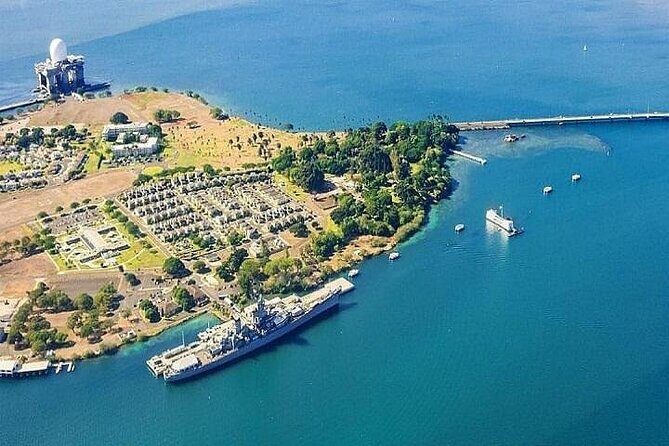 Battleships of WWII at Pearl Harbor from Waikiki - Iolani Palace and Hawaiian monarchy stories in the middle of your itinerary