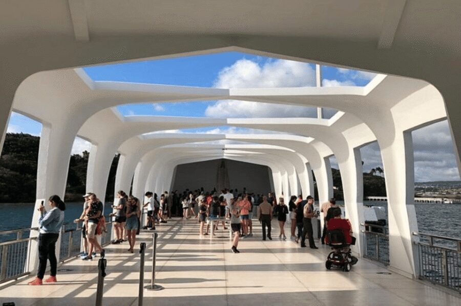 Honolulu: Pearl Harbor USS Arizona Memorial Tour - Waikiki hotel pickup that sets your day up