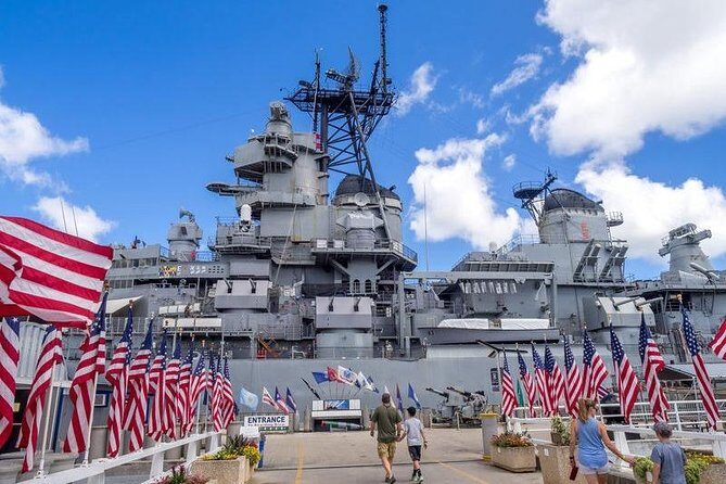 Oahu: Pearl Harbor USS Arizona Memorial & Battleship Missouri - Waikiki pickup and the 6–7 hour rhythm