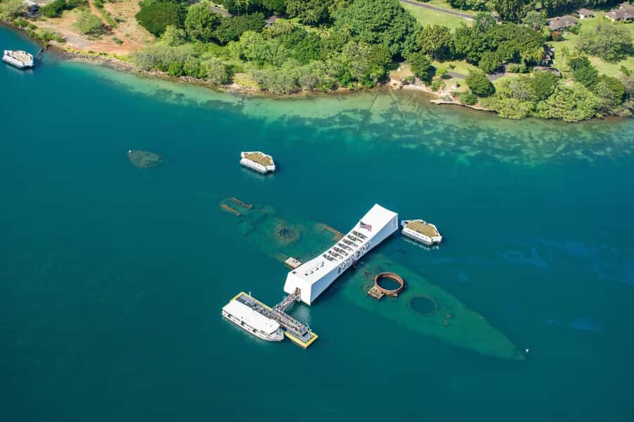 Oahu: USS Arizona Memorial and City Highlights Tour - The Pearl Harbor Visitor Center: Film, Two Museums, and Time to Breathe