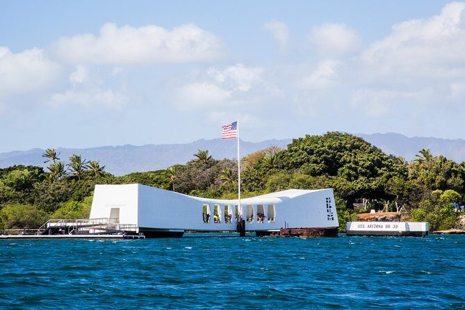 Pearl Harbor Official Deluxe Multimedia and VR Tour Combo - Pearl Harbor National Memorial: learning in order, at your own pace