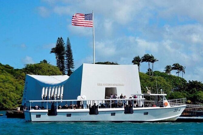 Pearl Harbor Tour with USS Arizona & Missouri Battleship - Pearl Harbor National Memorial: USS Arizona and the Boat Ride