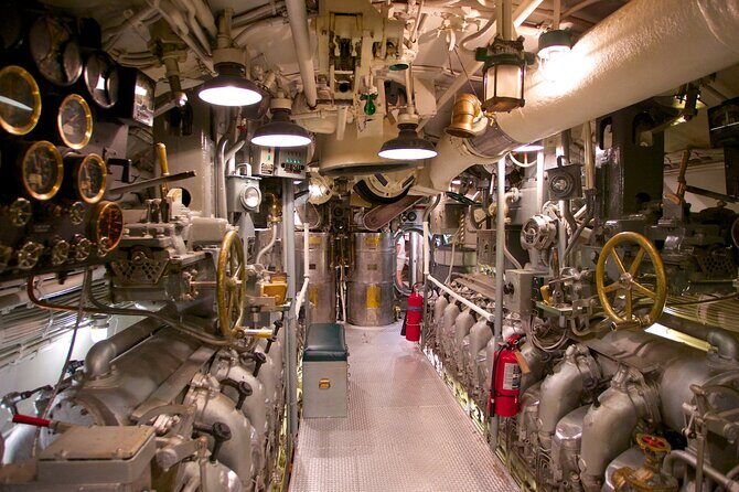 Pearl Harbor USS Arizona & Bowfin Submarine - WWII Archives, Pearl Harbor Center, and Narrated Stop Videos