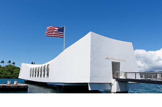 Pearl Harbor with USS Arizona and Hawaiian Kingdom History Tour - Timing, weather, and what to pack for Pearl Harbor rules