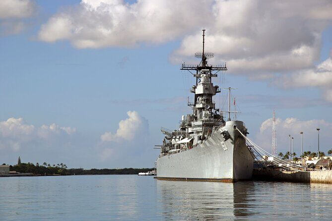 Stars and Stripes Tour: Pearl Harbor and Battleship Missouri - Hotel pickup: where the day can get stressful